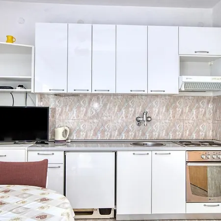 Apartment By The Sea Brodarica, Sibenik - 13615 Brodarica (Sibenik-Knin)