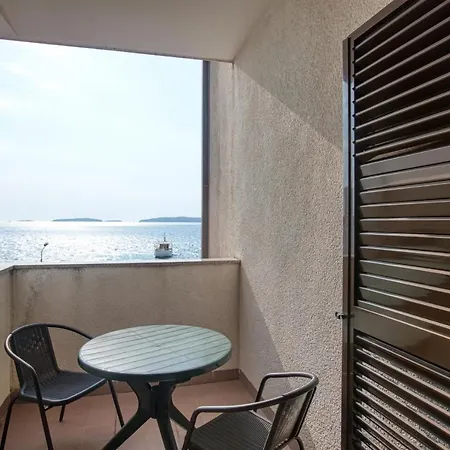 Apartment By The Sea Brodarica, Sibenik - 13615 *